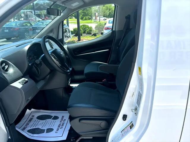 used 2021 Nissan NV200 car