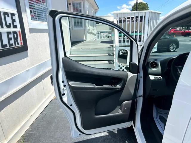 used 2021 Nissan NV200 car