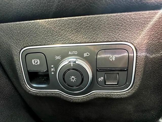 used 2021 Mercedes-Benz GLB 250 car