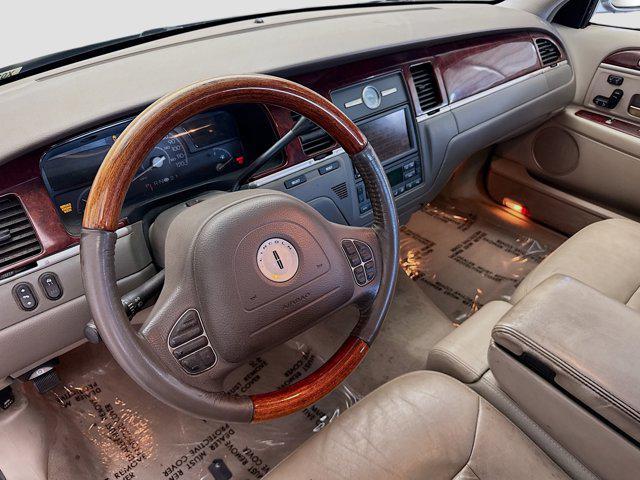 used 2004 Lincoln Town Car car, priced at $9,995