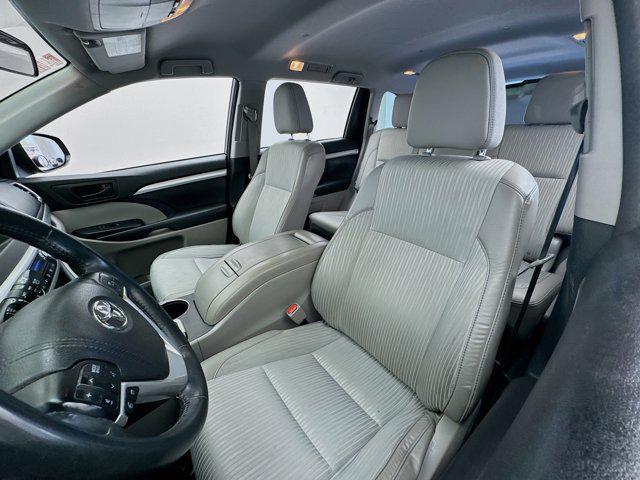 used 2015 Toyota Highlander car, priced at $16,493