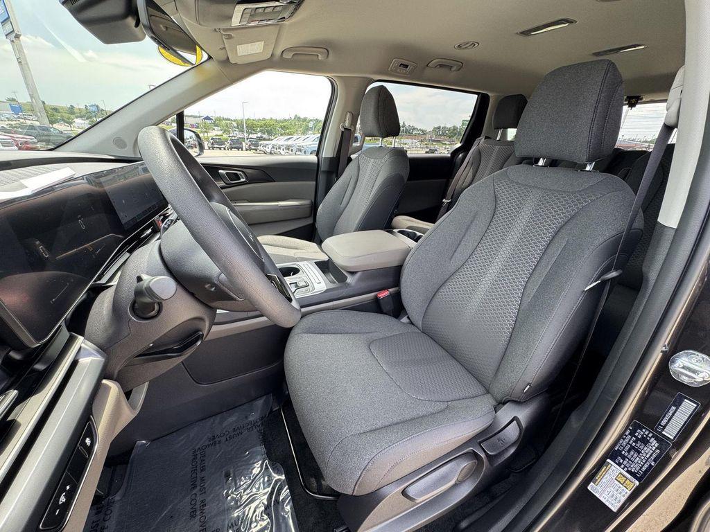 used 2025 Kia Carnival car, priced at $31,500