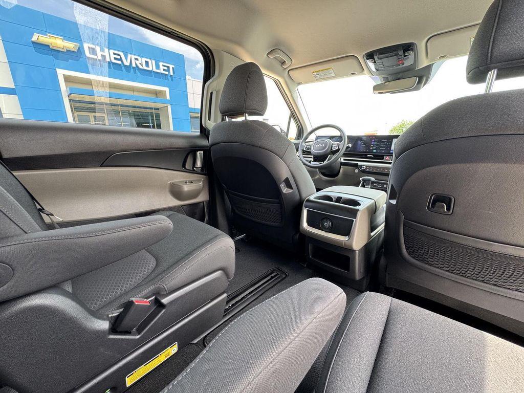 used 2025 Kia Carnival car, priced at $31,500