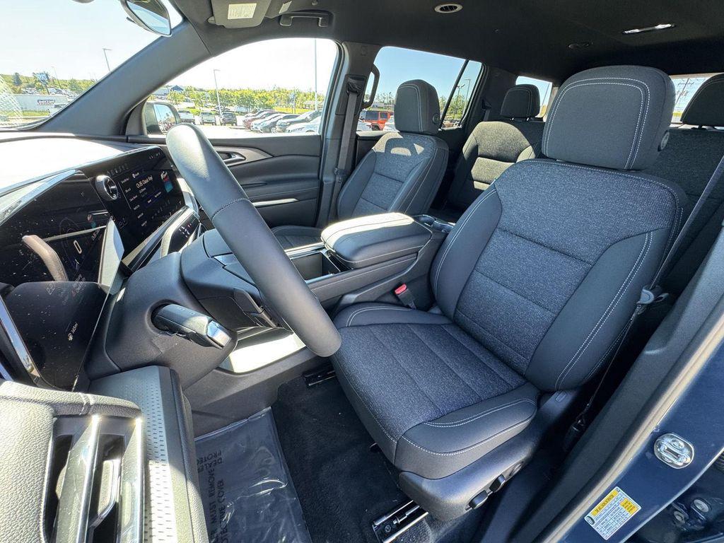 new 2026 Chevrolet Traverse car, priced at $40,026