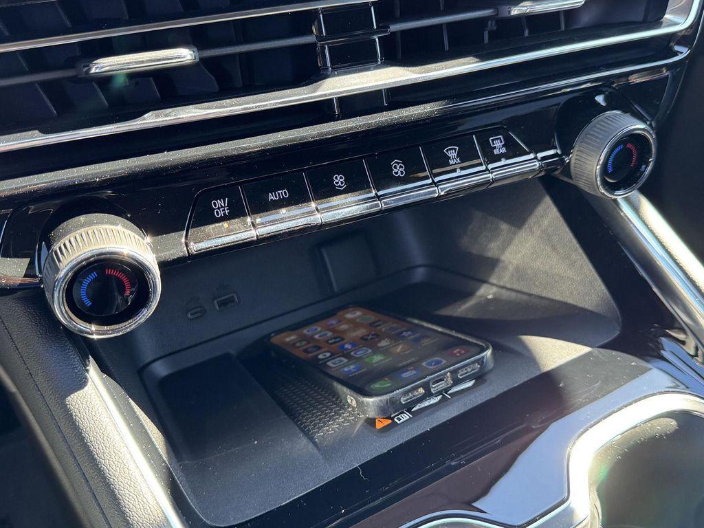 new 2026 Chevrolet Traverse car, priced at $40,026