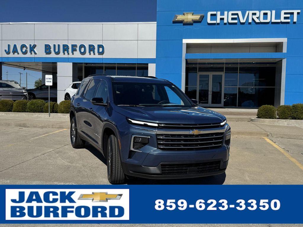 new 2026 Chevrolet Traverse car, priced at $40,026