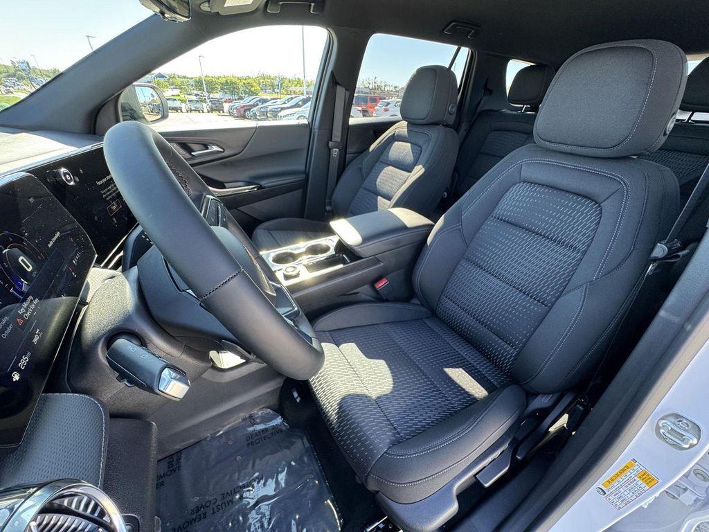 new 2026 Chevrolet Equinox car, priced at $30,940