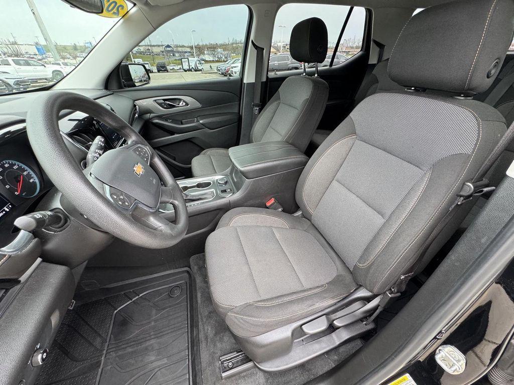 used 2020 Chevrolet Traverse car, priced at $17,000