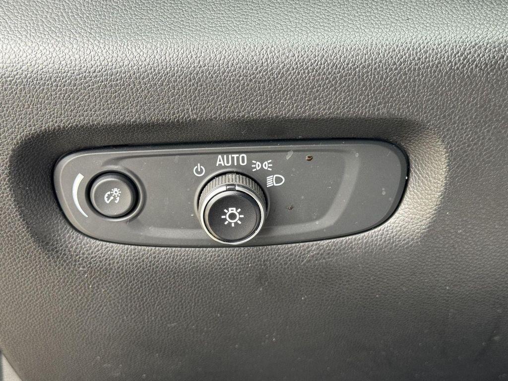 used 2020 Chevrolet Traverse car, priced at $17,000