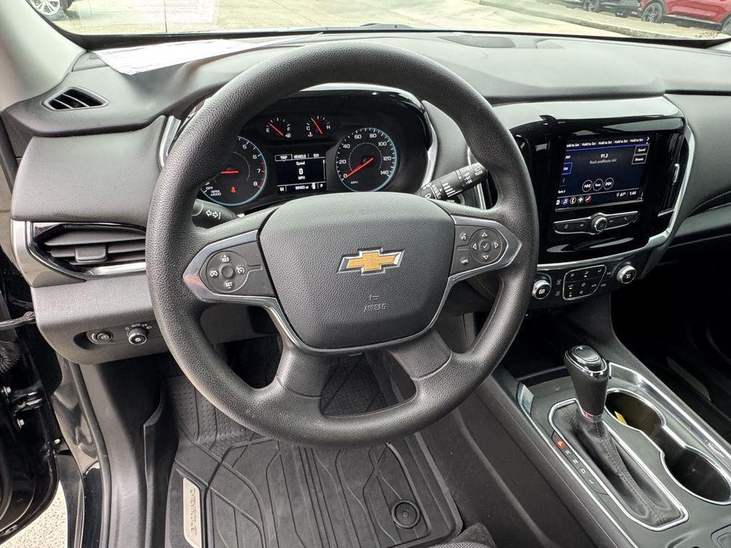 used 2020 Chevrolet Traverse car, priced at $17,000