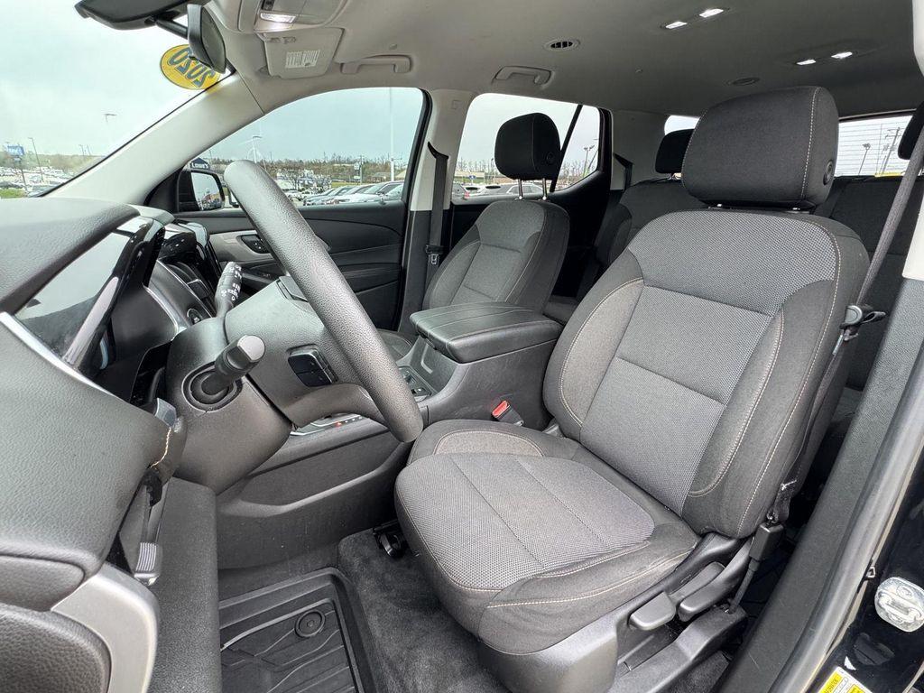 used 2020 Chevrolet Traverse car, priced at $17,000