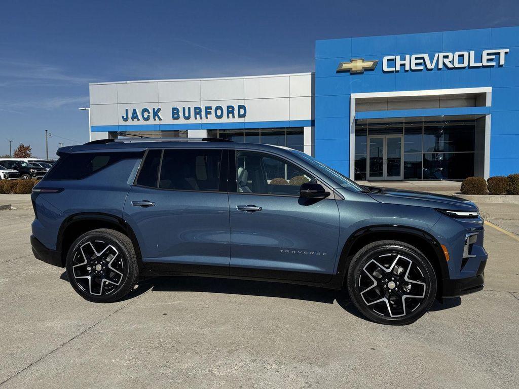 new 2026 Chevrolet Traverse car, priced at $55,926