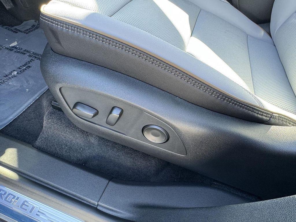 new 2026 Chevrolet Traverse car, priced at $55,926