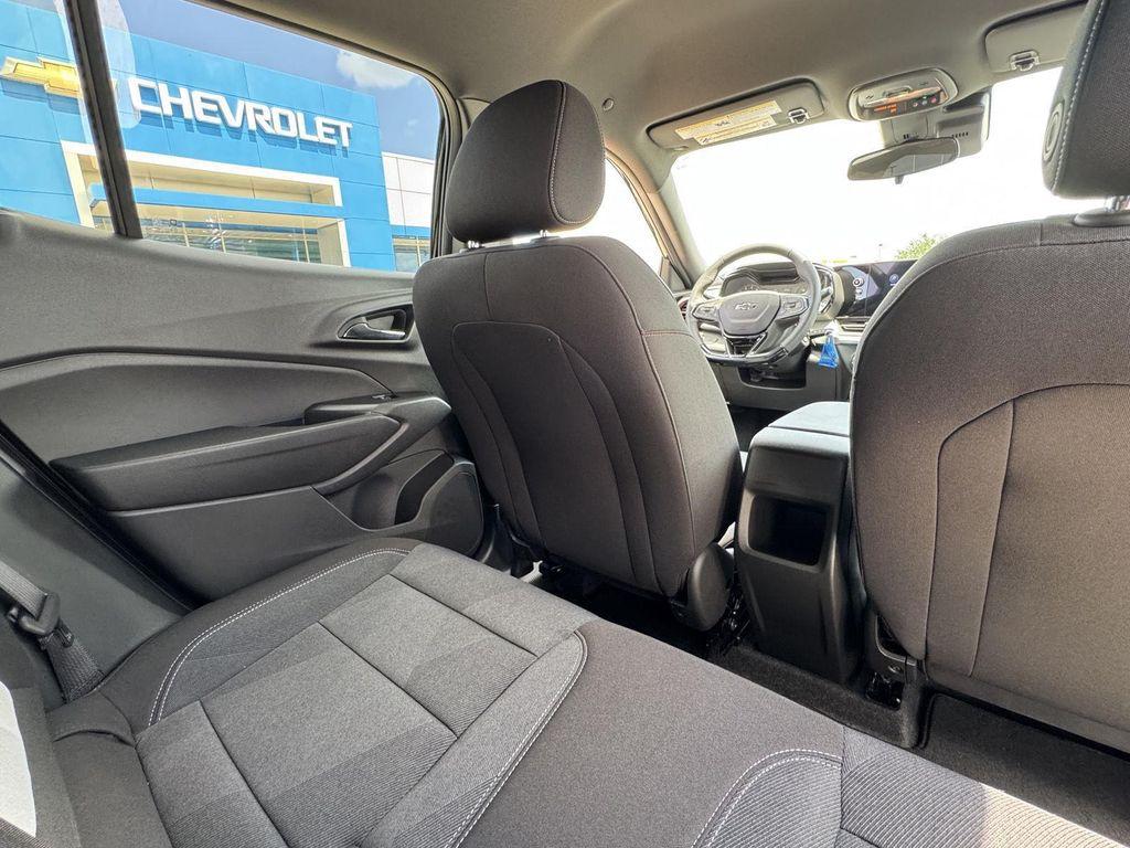 new 2025 Chevrolet Trax car, priced at $22,900