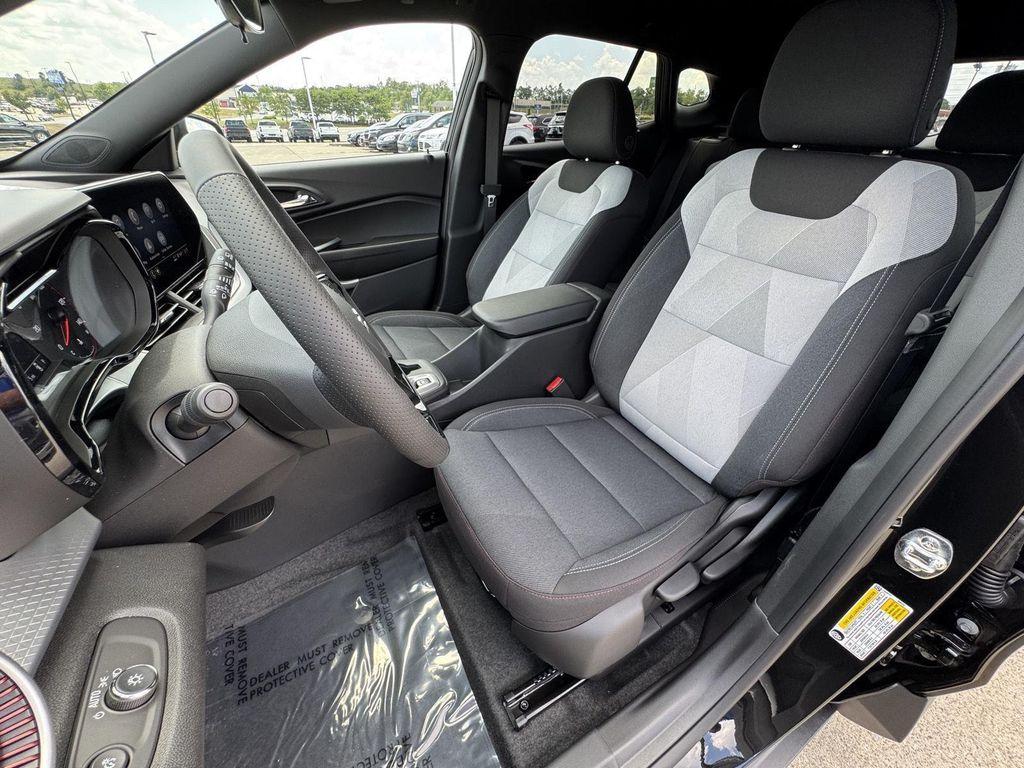 new 2025 Chevrolet Trax car, priced at $22,900