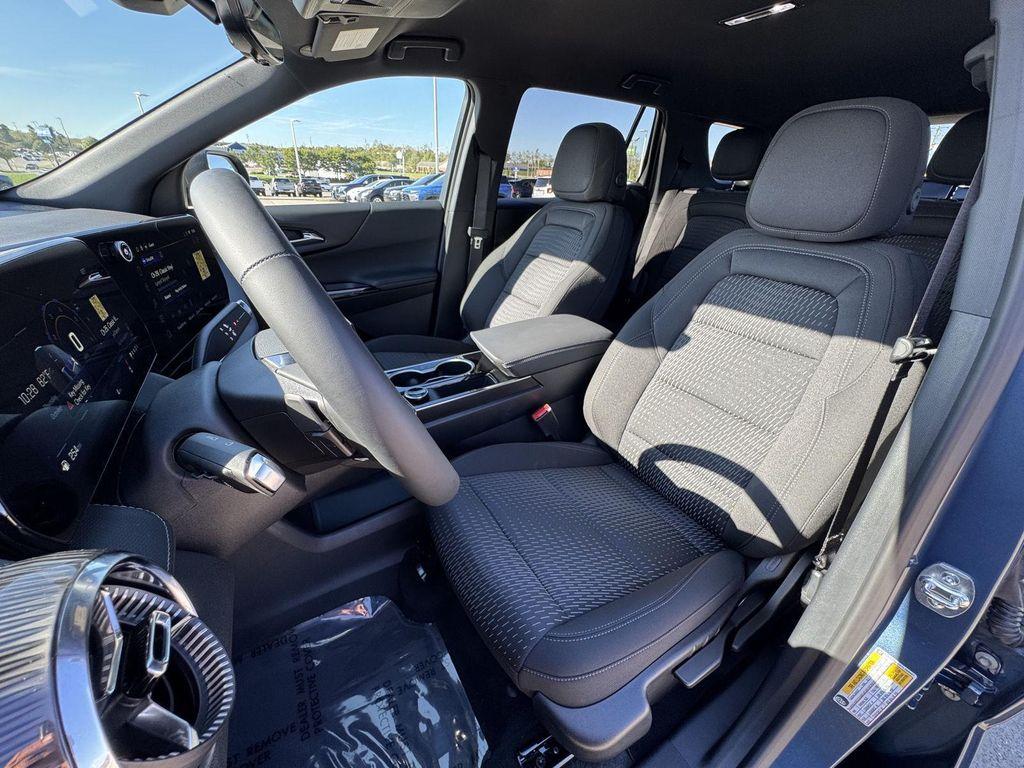 new 2026 Chevrolet Equinox car, priced at $29,940