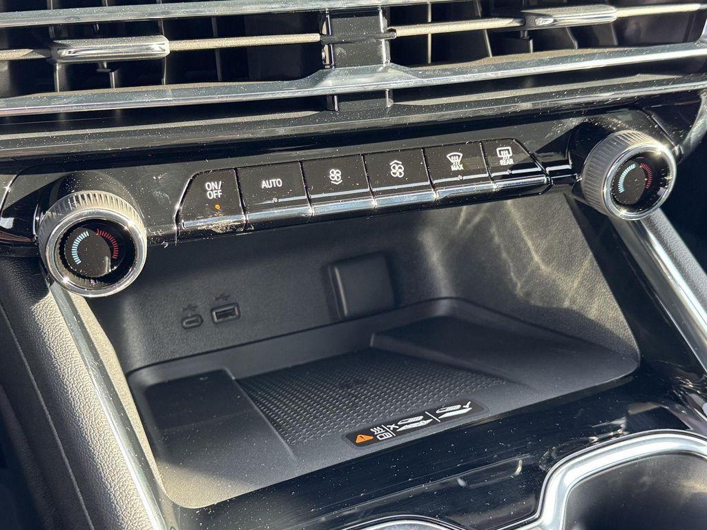 new 2026 Chevrolet Traverse car, priced at $41,026