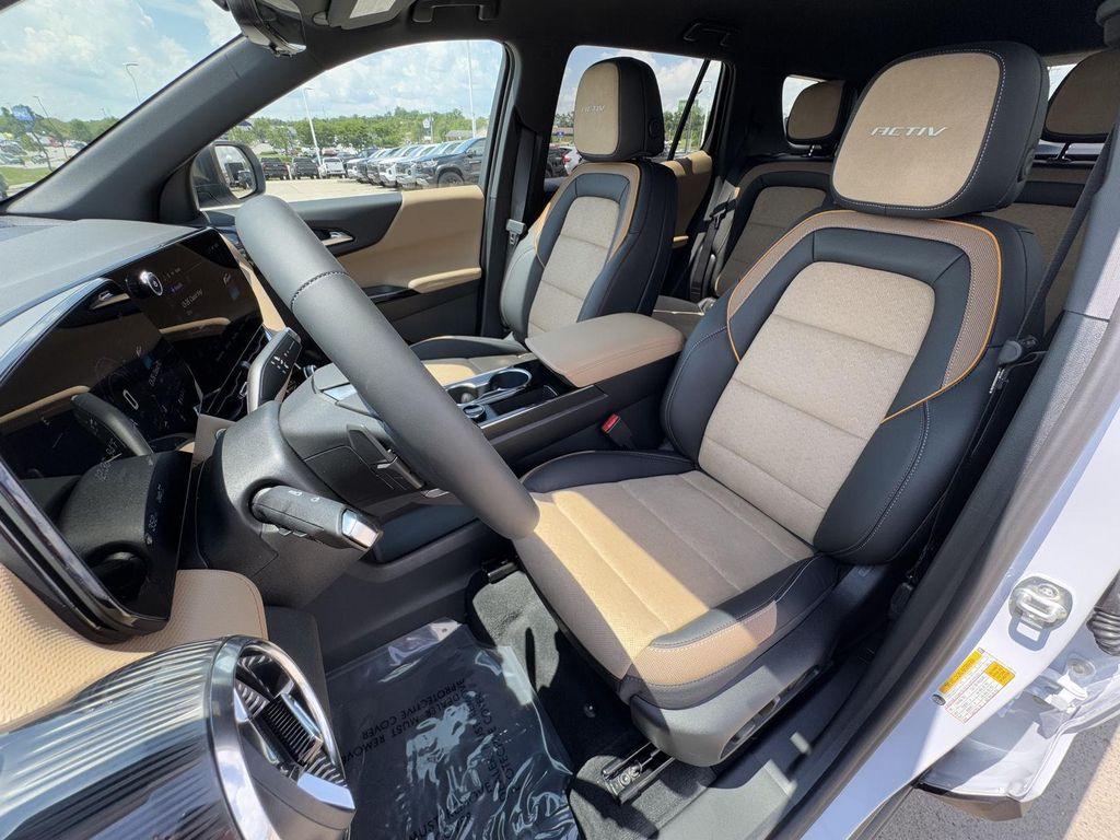 new 2026 Chevrolet Equinox car, priced at $37,285