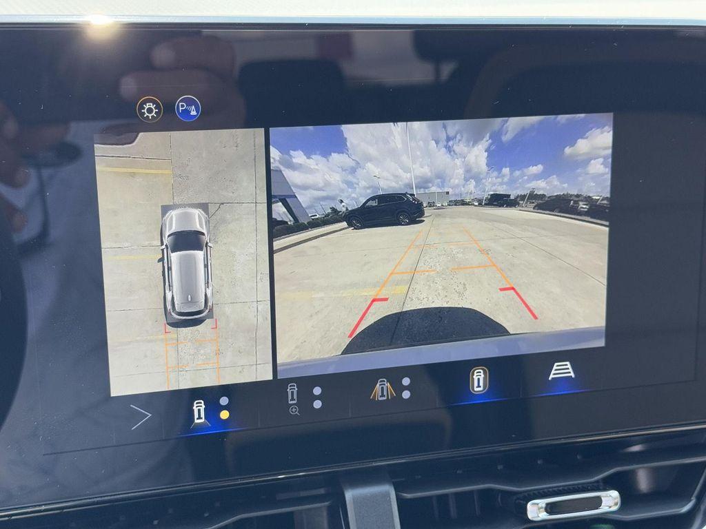 new 2026 Chevrolet Equinox car, priced at $37,285