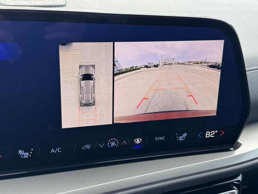 new 2025 Chevrolet Traverse car, priced at $43,626