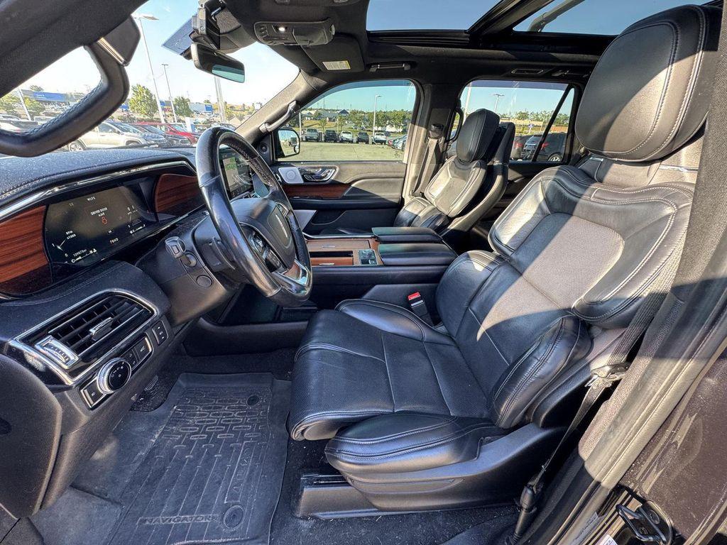 used 2019 Lincoln Navigator car, priced at $30,000