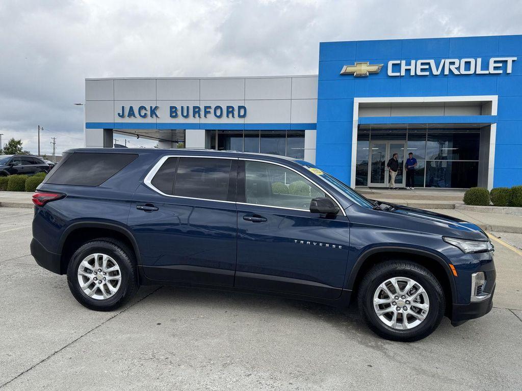 used 2022 Chevrolet Traverse car, priced at $24,500