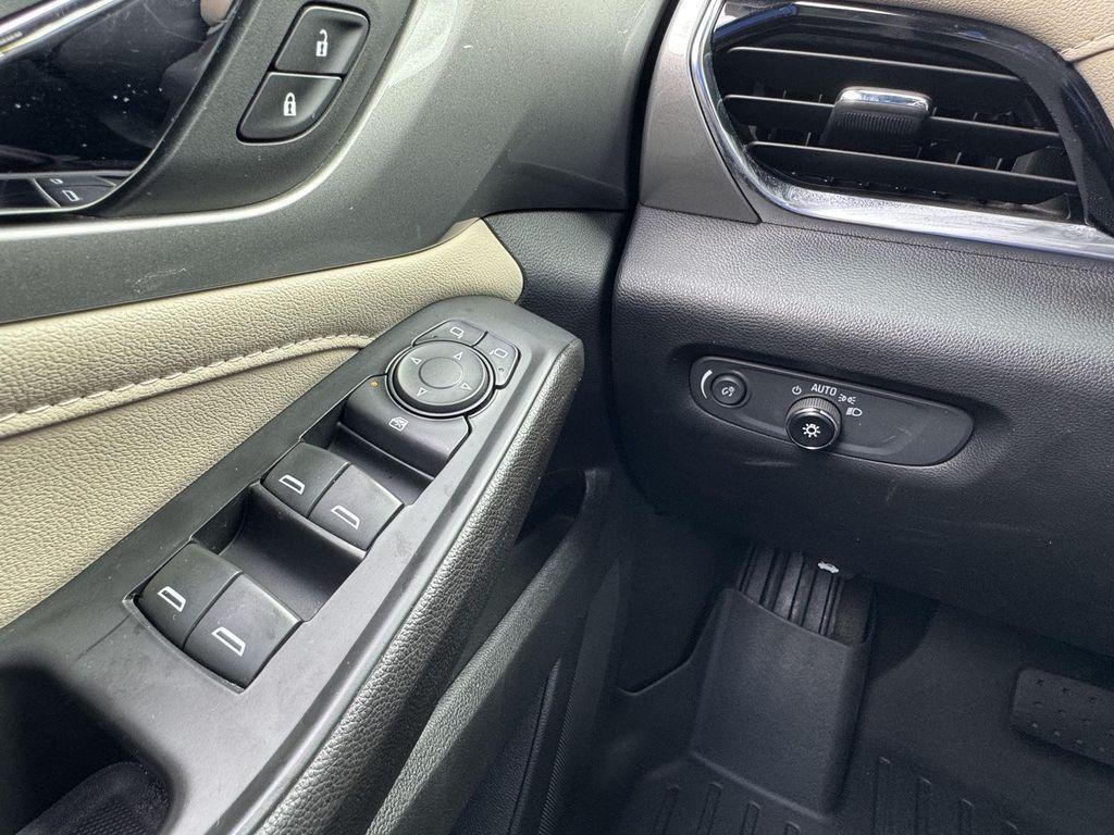 used 2022 Chevrolet Traverse car, priced at $24,500