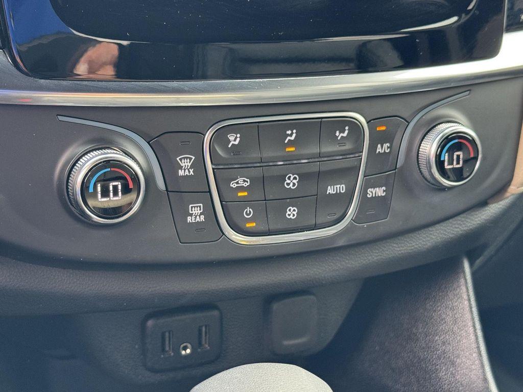 used 2022 Chevrolet Traverse car, priced at $24,500