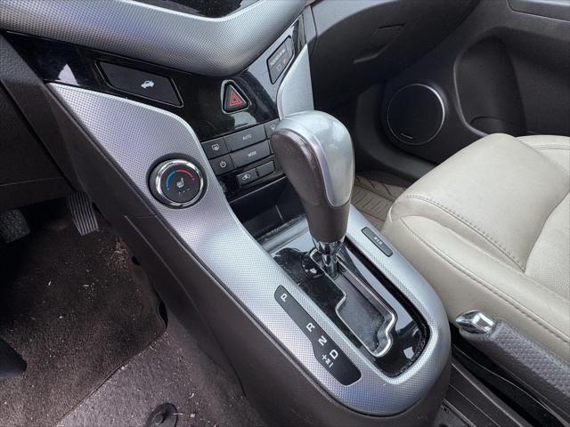 used 2015 Chevrolet Cruze car, priced at $9,500