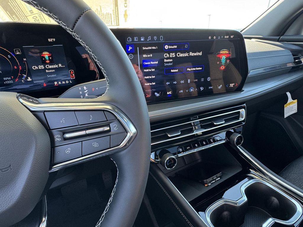 new 2026 Chevrolet Traverse car, priced at $44,326