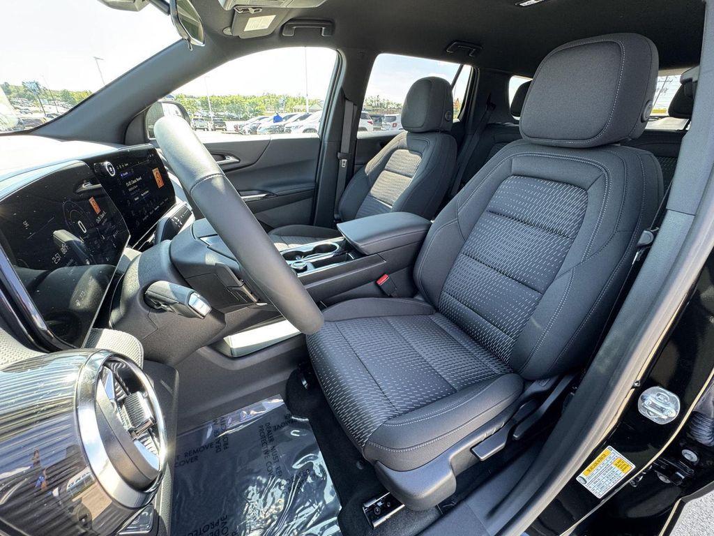 new 2026 Chevrolet Equinox car, priced at $29,995