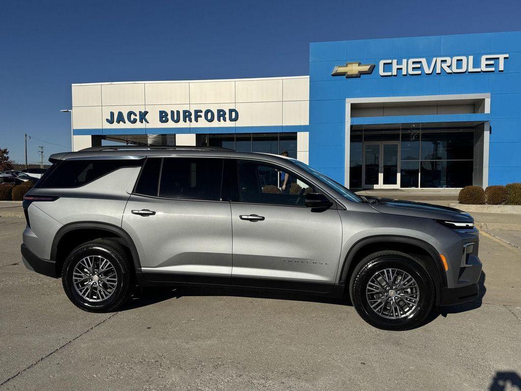 new 2026 Chevrolet Traverse car, priced at $41,726