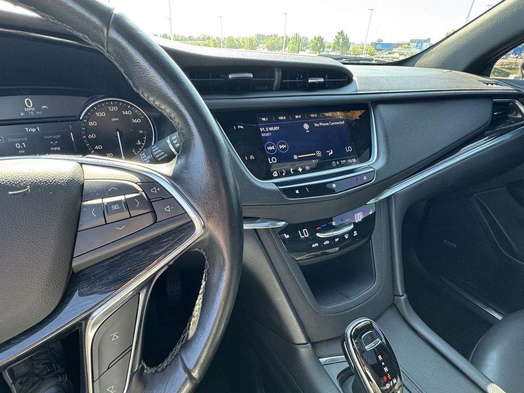 used 2021 Cadillac XT5 car, priced at $19,000