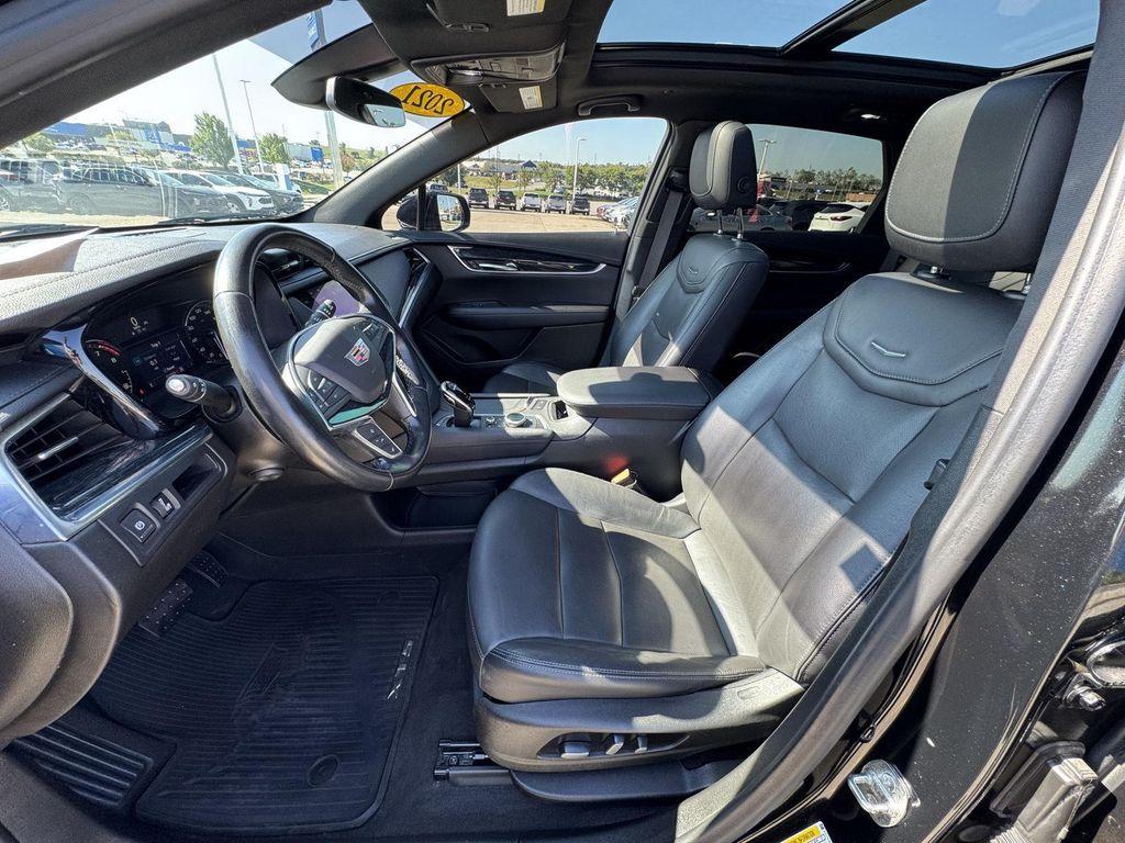 used 2021 Cadillac XT5 car, priced at $19,000