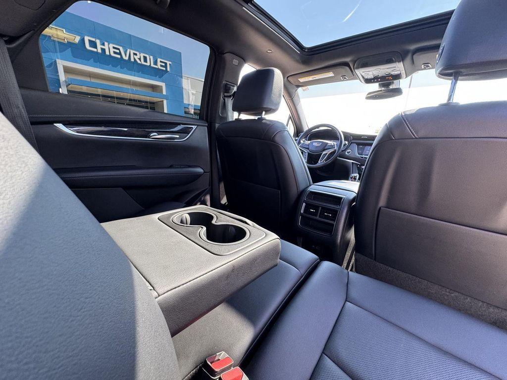 used 2021 Cadillac XT5 car, priced at $19,000