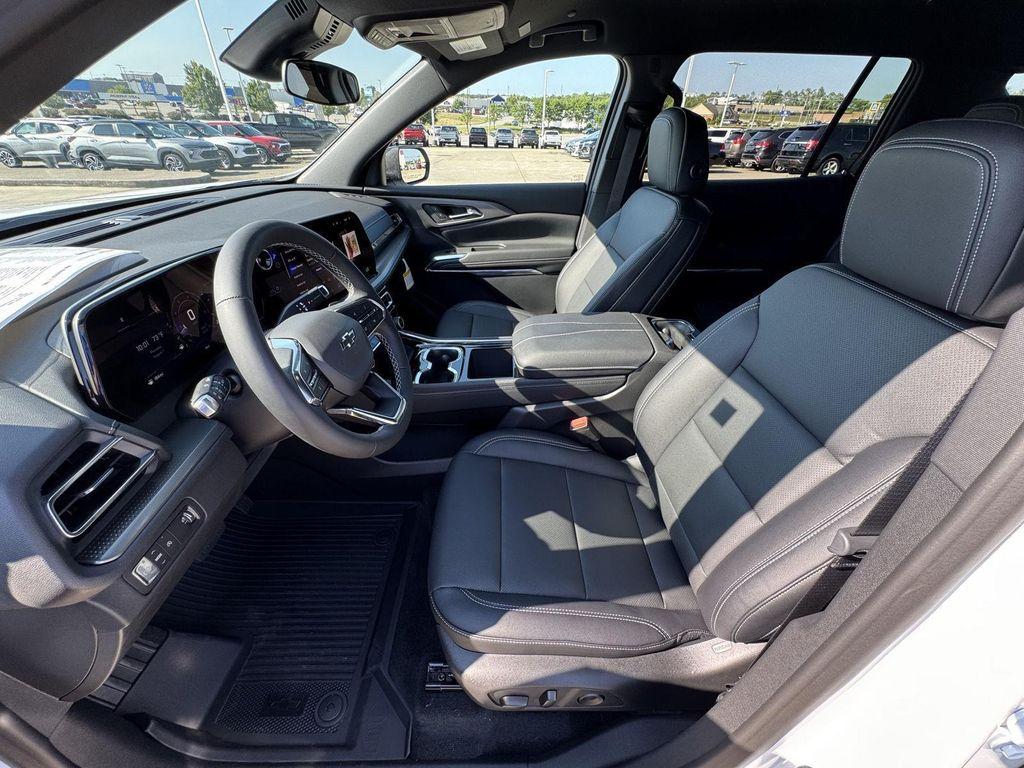 new 2026 Chevrolet Traverse car, priced at $44,626