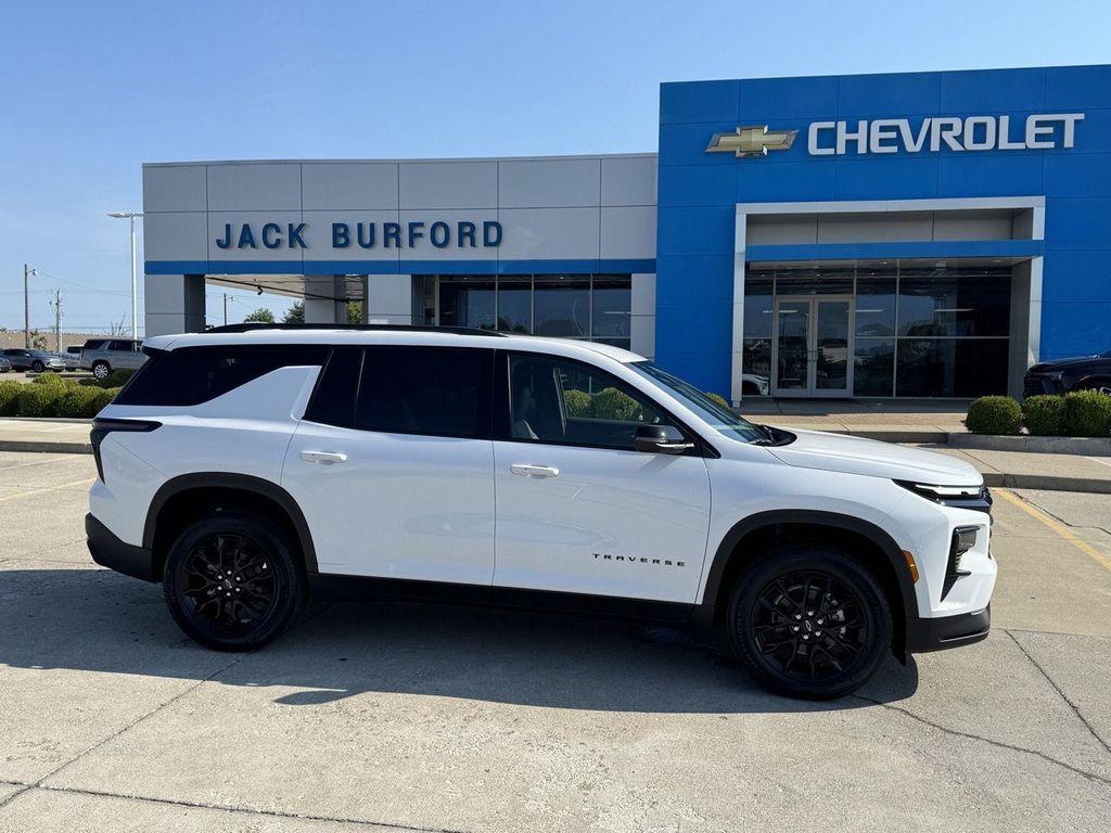 new 2026 Chevrolet Traverse car, priced at $44,626