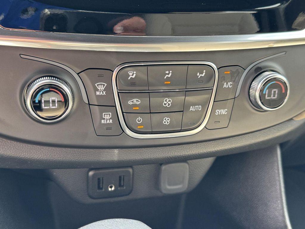 used 2023 Chevrolet Traverse car, priced at $28,000