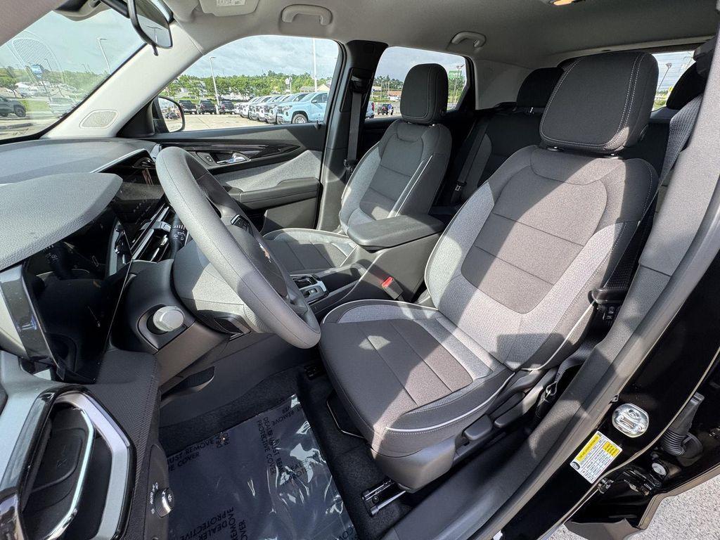 new 2026 Chevrolet TrailBlazer car, priced at $25,526
