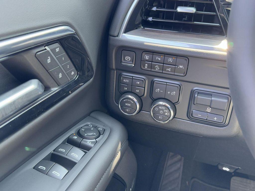 new 2025 Chevrolet Suburban car, priced at $80,226