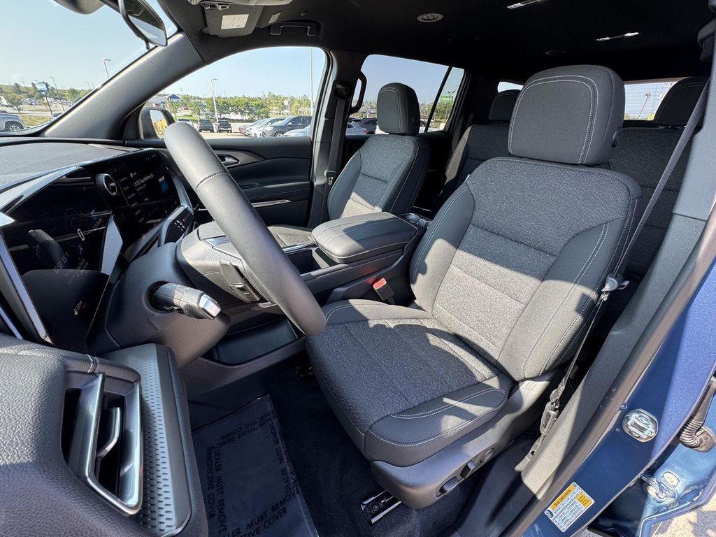 new 2026 Chevrolet Traverse car, priced at $41,426