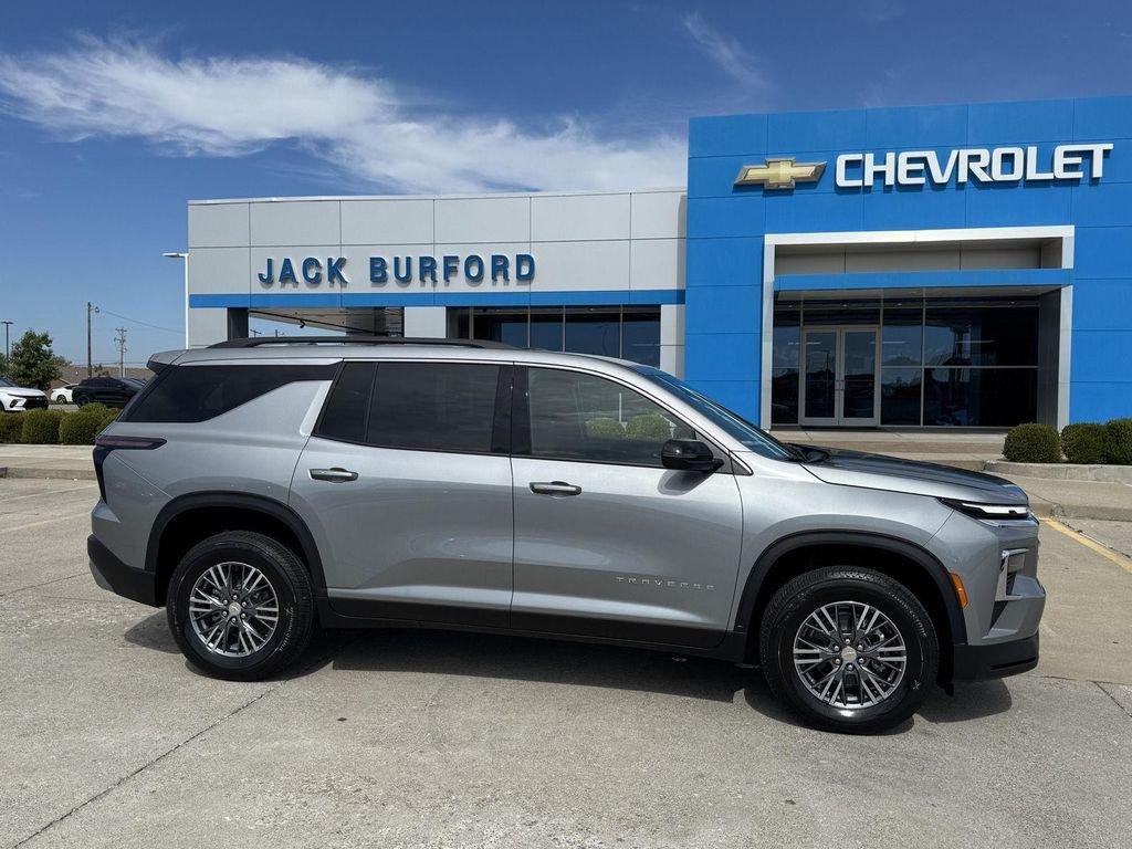 new 2026 Chevrolet Traverse car, priced at $40,926
