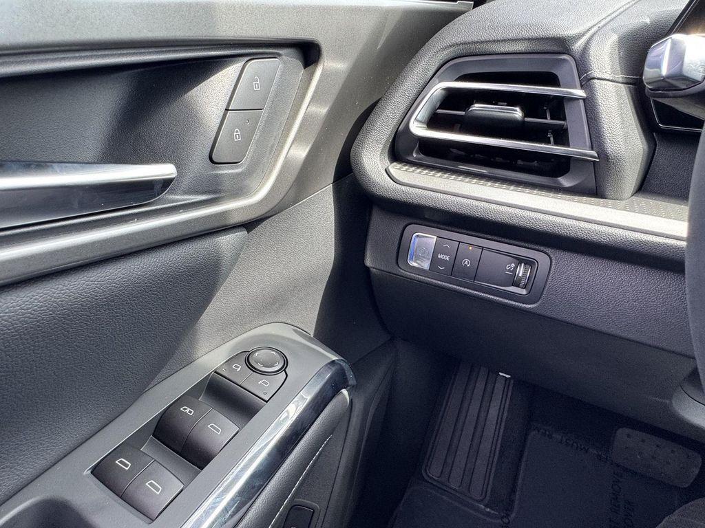 new 2026 Chevrolet Traverse car, priced at $40,926