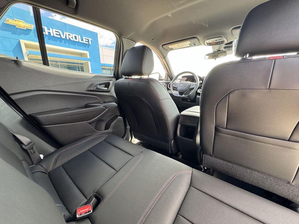 new 2025 Chevrolet Trax car