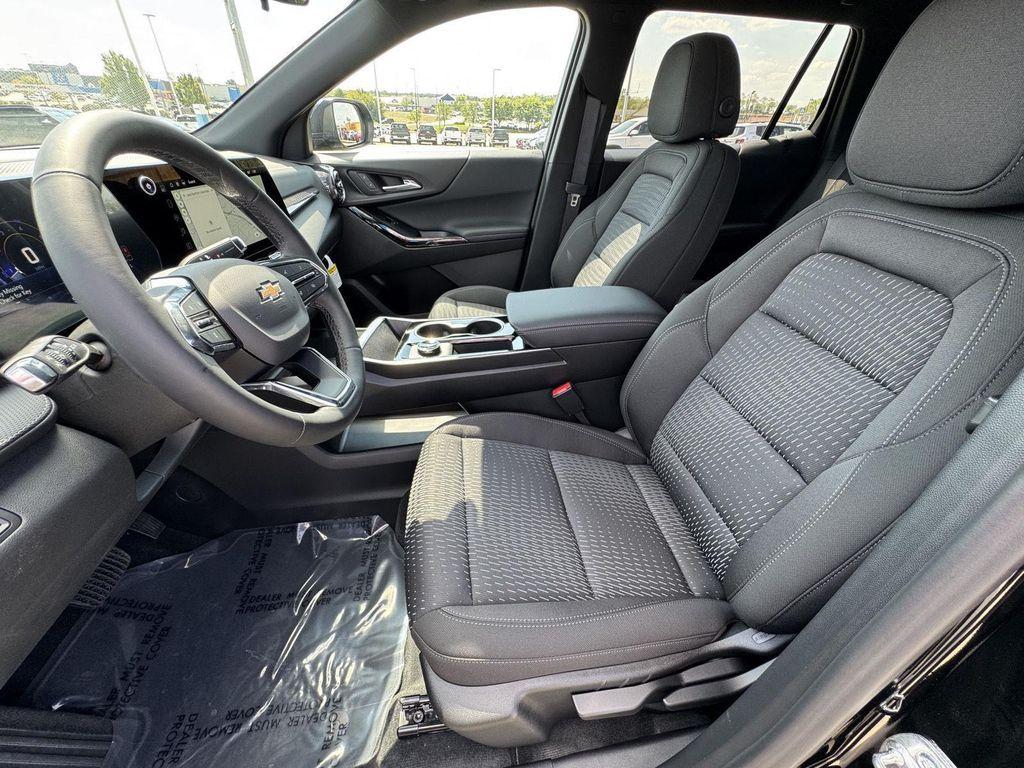 new 2026 Chevrolet Equinox car, priced at $25,995