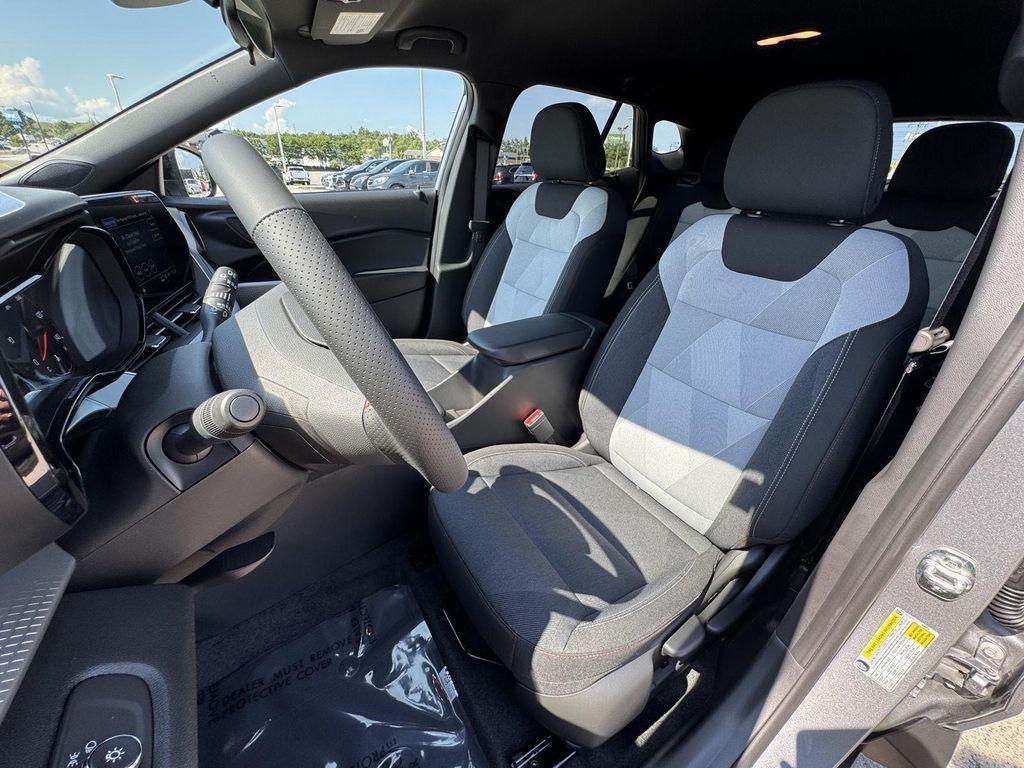 new 2025 Chevrolet Trax car, priced at $22,500