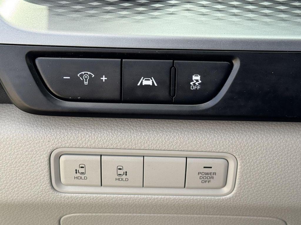 used 2022 Kia Carnival car, priced at $24,000