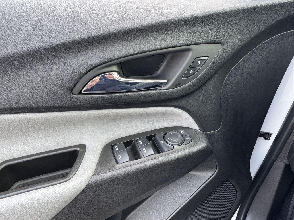 used 2024 Chevrolet Equinox car, priced at $22,000