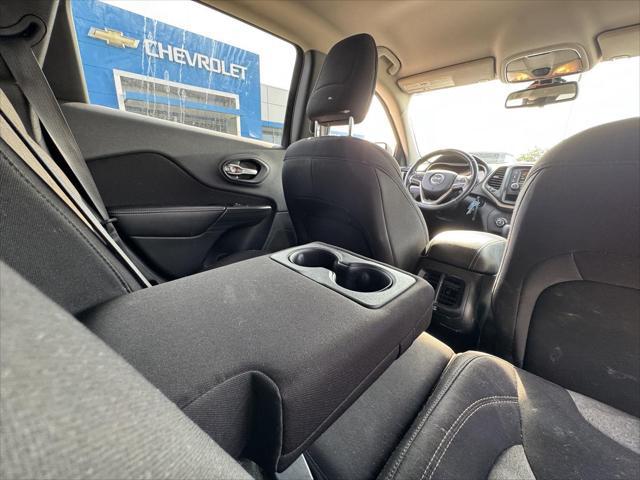 used 2015 Jeep Cherokee car, priced at $9,500