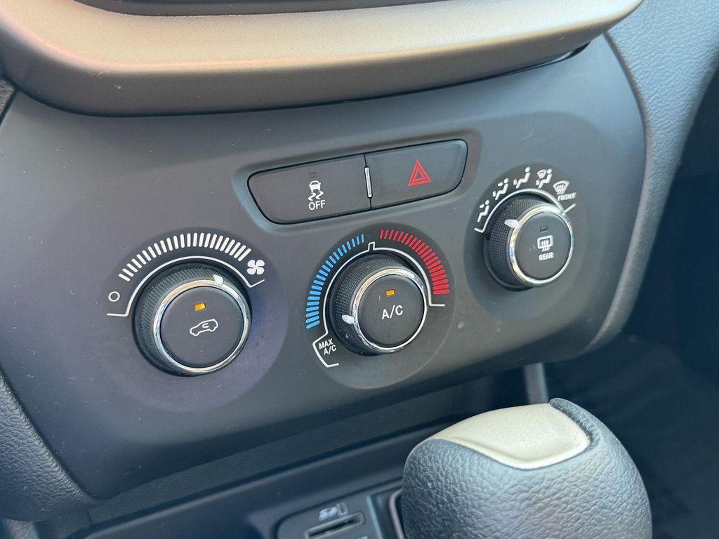 used 2015 Jeep Cherokee car, priced at $8,000